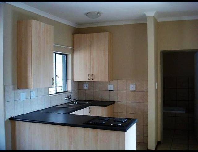 2 BEDROOM PROPERTY TO RENT IN BULT WEST